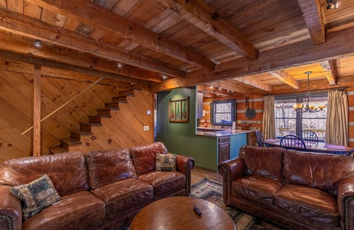 Boone Cabin | Relaxing Riverfront Cabin with Hot Tub & Pet-Friendly Perks