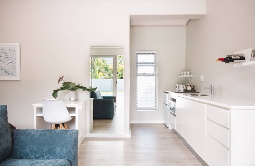 Swellendam Apartment | Relax at A Riverbed Guesthouse: Rated 9.8 with Ocean Views