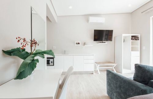 Swellendam Apartment | Relax at A Riverbed Guesthouse: Rated 9.8 with Ocean Views