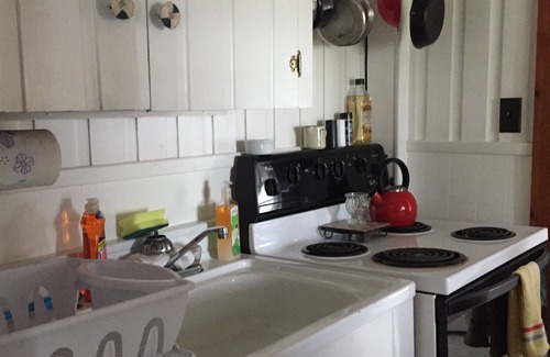 Wells Beach Cottage | Romantic Retreat with Oceanfront Views and Large Yard