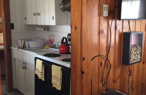 Wells Beach Cottage | Romantic Retreat with Oceanfront Views and Large Yard