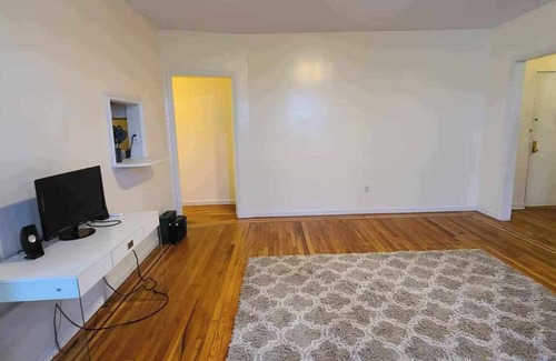 Yonkers Apartment | A Room In Yonkers