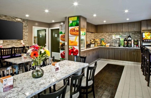 Hayward House | Budget-Friendly Retreat in Hayward with Spa and Hot Tub