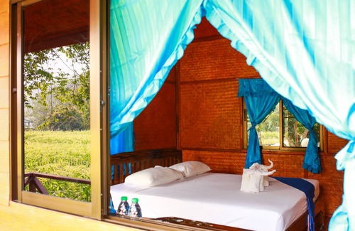 Mae Wang Cabin | Tranquil Room Overlooking Scenic Rice Fields