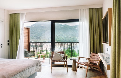 Salo Hotel | Elegant A-ROSA Gardasee: 5-Star Spa Oasis with Ocean Views