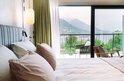 Salo Hotel | Elegant A-ROSA Gardasee: 5-Star Spa Oasis with Ocean Views