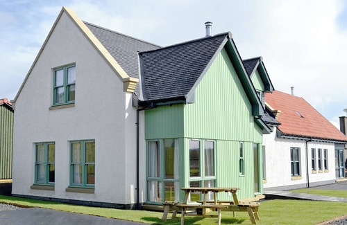 Linlithgow Cottage | Relaxing Rural Getaway on a Working Farm with Ocean Views