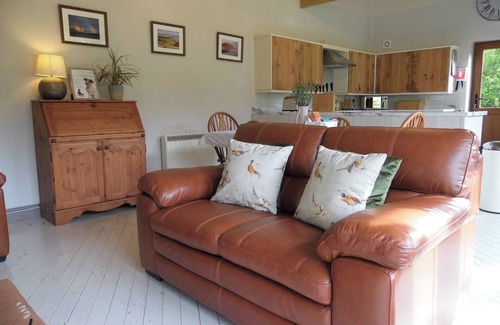 Chickerell Cottage | Idyllic Barn Conversion Retreat Near Weymouth's Coastline