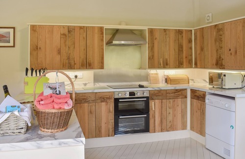 Chickerell Cottage | Idyllic Barn Conversion Retreat Near Weymouth's Coastline