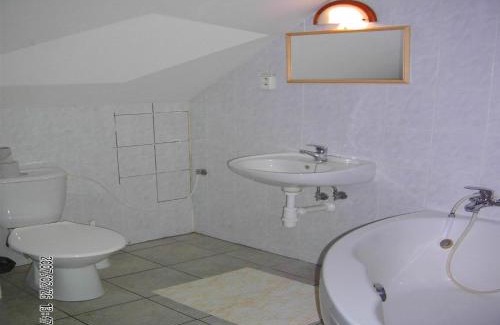 Spisske Podhradie House | Experience A+S Penzion Podzamok with Oceanfront Relaxation