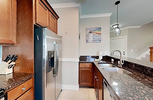 Avalon Beach Estates House | Relax at A Sea-esta: Oceanfront Escape with Pool & Spa