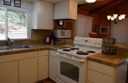 Julian Cabin | Charming Cabin Escape in Julian with Pet-Friendly Amenities
