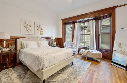 Sandusky House | A Serene and Stunning Condo just moments from Cedar Point E