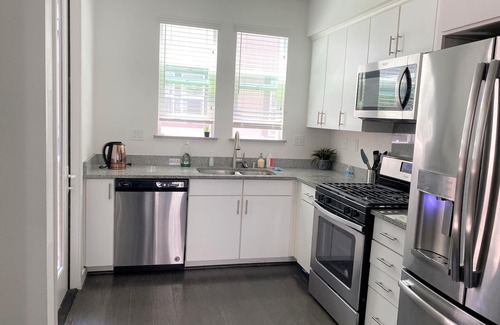 Milpitas House | Discover a Serene Retreat Near Silicon Valley's Transit Hub