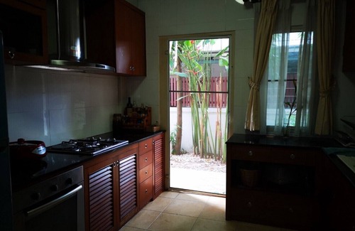 Pak Kret House | Relaxing Retreat with Beautiful Garden and Spa Amenities