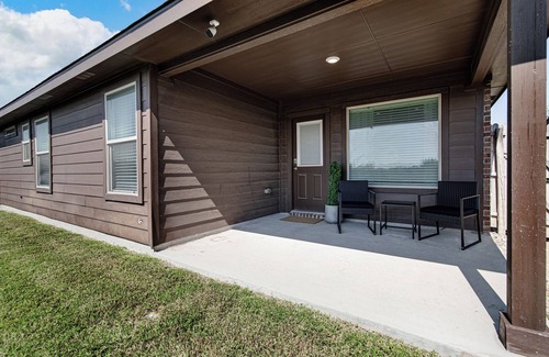 Fort Worth House | A Serene Oasis Awaits!