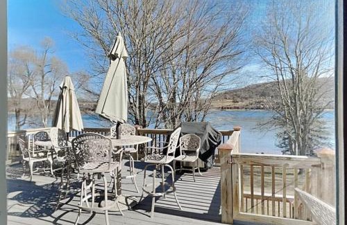 McHenry House | Discover A Shore Thing: Pet & Child Friendly Retreat