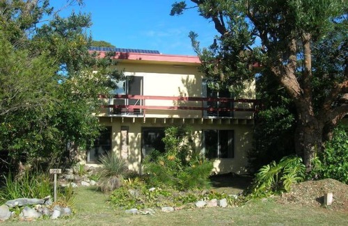 Currarong House | Easy Beach Access with Family-Friendly Amenities