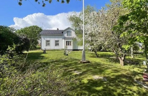 Kumlinge House | Charming Room in a Historic Farmhouse - Family-Friendly Stay