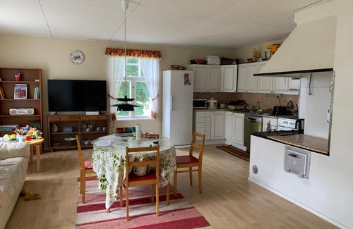 Kumlinge House | Charming Room in a Historic Farmhouse - Family-Friendly Stay