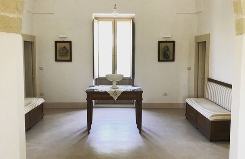 Cutrofiano Bed & Breakfast | Historic Sixteenth-Century Residence in Salento Countryside