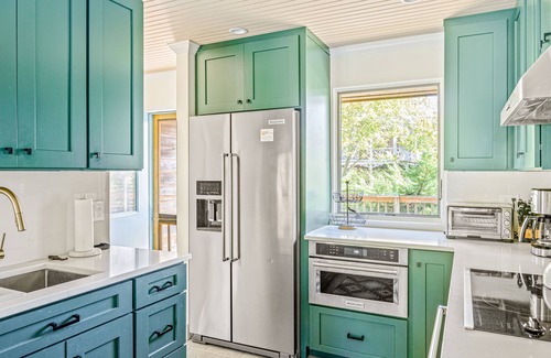 Ocean Beach House | Coastal Retreat: Beachfront Stay with Private Pool & Decks