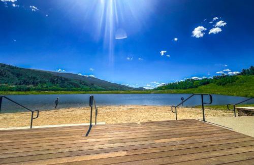 Silverthorne House | Discover A Slice of Silverthorne with Family-Friendly Amenities