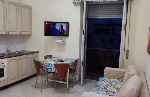 Molo Beverello House | Convenient Stay Just 7 Minutes from Naples Station