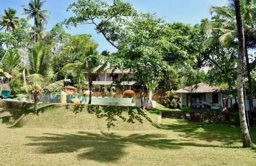 Maaliyadda Villa | Elegant Beach Villa with Water Slide and Ocean Views