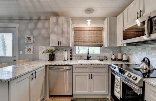 Church Street House | Relaxing Southern Retreat in Atlanta with Top Amenities