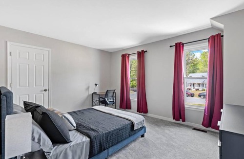 Chesterfield Villa | Family-Friendly Southside Retreat with Pet and Kitchen Amenities