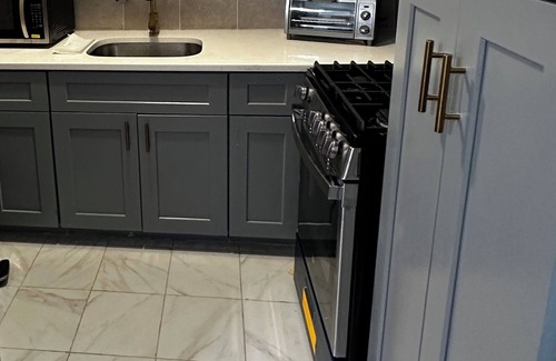 East Bronx Apartment | Comfortable 3 Bedroom Apartment in New York City