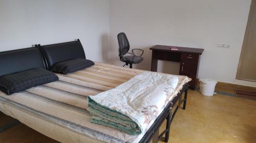 Vijayanagar House | Perfect Yoga Retreat at Karimbumel House with Wide Balcony