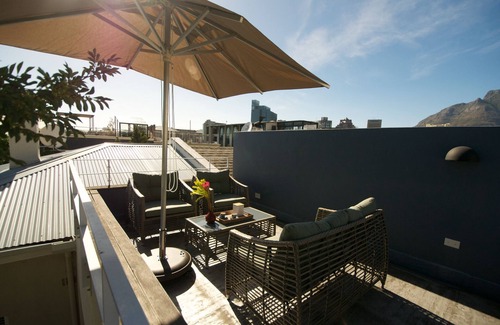 Cape Town City Centre Cottage | Guest Rated: 9.8! Two-Bedroom House with Ocean Views