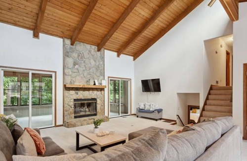 Roswell House | Cozy Cabin Retreat with Family-Friendly Amenities