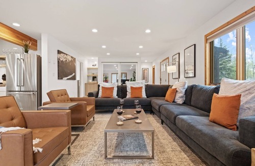 Jackson House | Multi-Kitchen Family Home Steps from Town Square