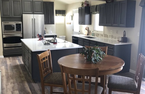 The Pinery House | Relaxing Retreat with Scenic Views and Family-Friendly Amenities