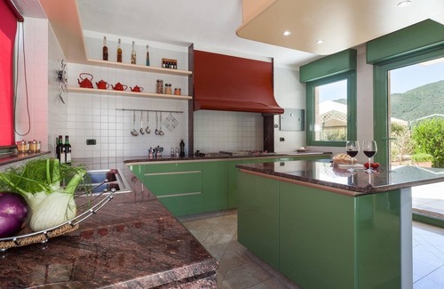 Poggio dei Pini Villa | Modern Villa with Private Pool & Ocean Views - Rated 9.6/10