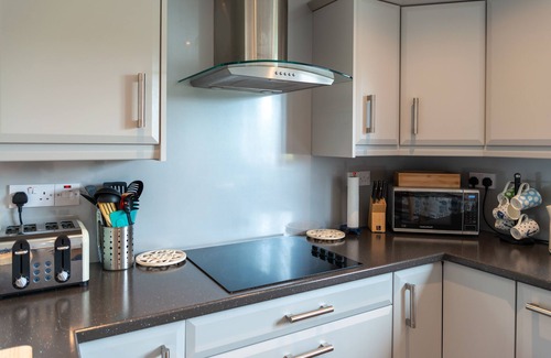 Tighnabruaich Cottage | Pet-Friendly Holiday Home with Pool & Ocean Views