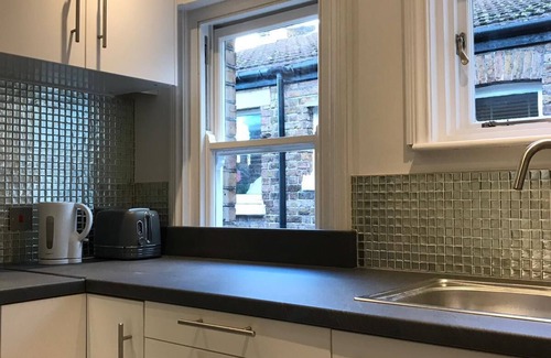 Worthing Apartment | Bright Two-Bedroom Flat Near Worthing Beach & Train Station