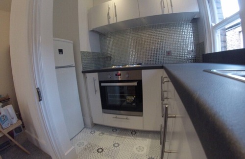 Worthing Apartment | Bright Two-Bedroom Flat Near Worthing Beach & Train Station