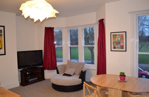 Worthing Apartment | Bright Two-Bedroom Flat Near Worthing Beach & Train Station