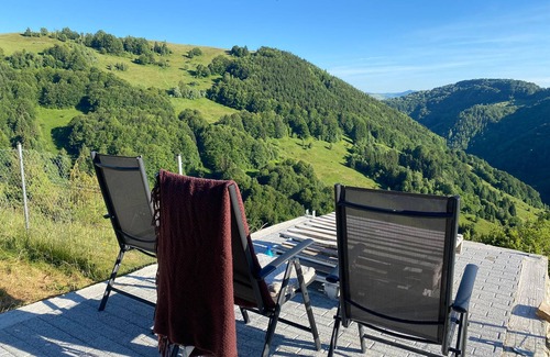 Lupsa House | Perfect Retreat for Detox Activities with Spa & Hot Tub