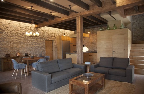 Sagas Cottage | Experience a Spectacular Glass Room with Pool & Spa Access