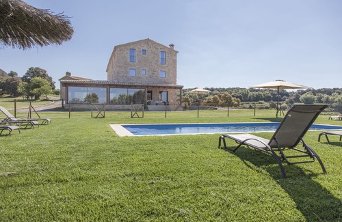 Sagas Cottage | Experience a Spectacular Glass Room with Pool & Spa Access
