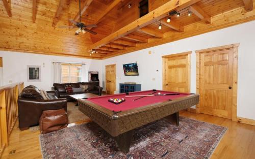Caton Villa | A Splashtastic View