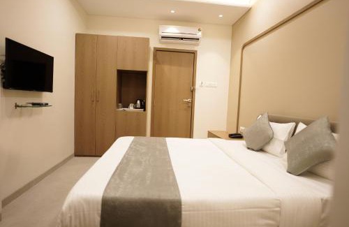 Daulatabad Hotel | Top-Rated A Square Executive Hotel with Family-Friendly Amenities