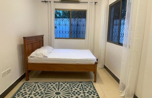 Msasani Apartment | Family-Friendly 3-Bedroom House Near Cape Town Fish Market