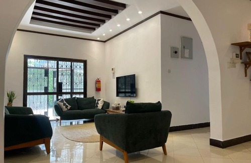 Msasani Apartment | Family-Friendly 3-Bedroom House Near Cape Town Fish Market
