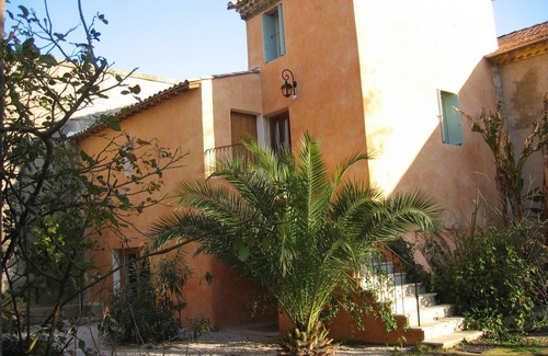 Fabregues Apartment | Discover Comfort at Templar Commandery with Pool & Breakfast
